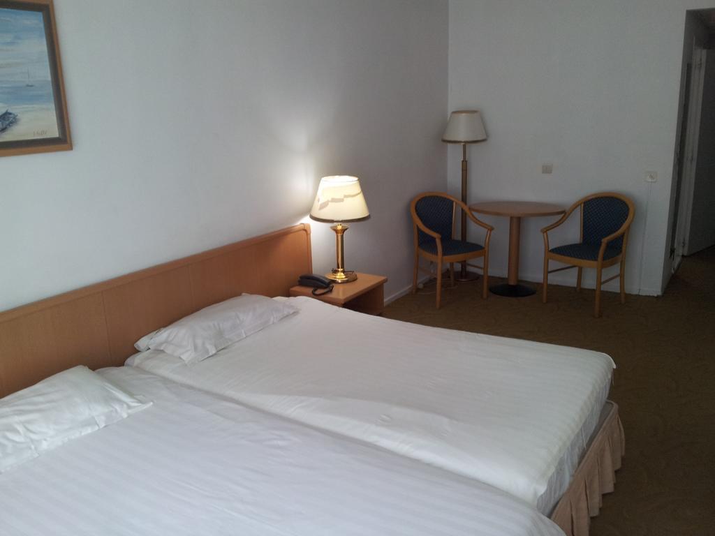 Hotel Keyserlei Antwerpen Szoba fotó